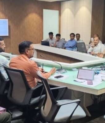 भूसंपादन प्रकरणांचा आढावा; प्रलंबित प्रस्ताव तात्काळ निकाली काढण्याचे निर्देश