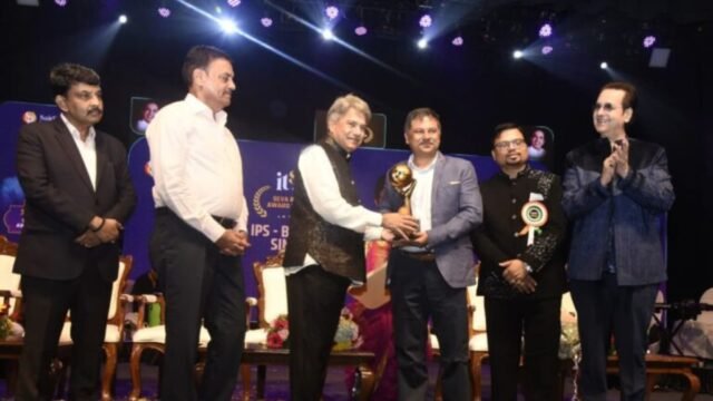 Distribution of other awards including Padma Shri Mahendra Kapoor Award