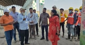 नंदुरबार नगरपालिकेच्या घनकचरा व्यवस्थापन प्रकल्पाची जिल्हाधिकाऱ्यांकडून पाहणी स्वच्छ महाराष्ट्र अभियानांतर्गत प्रकल्प लवकर सुरू करण्याच्या सूचना