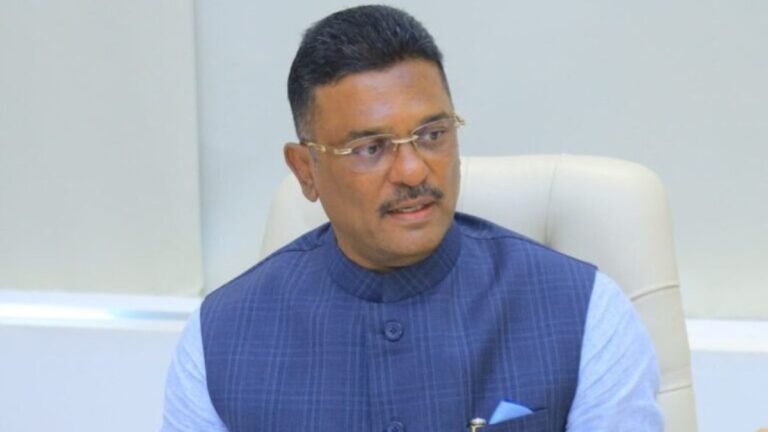 १ ऑगस्टपासून महिला व ज्येष्ठ नागरिकांसाठी एनसीएमसी स्मार्ट कार्ड बंधनकारक – परिवहन मंत्री प्रताप सरनाईक