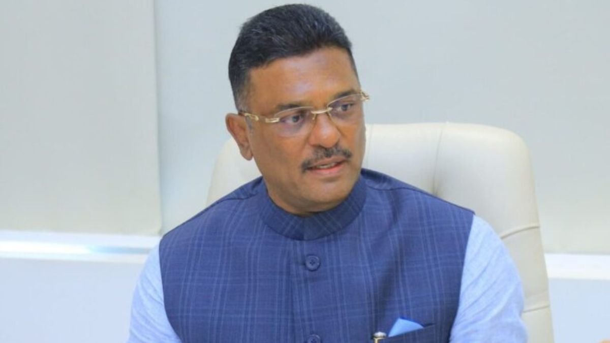 १ ऑगस्टपासून महिला व ज्येष्ठ नागरिकांसाठी एनसीएमसी स्मार्ट कार्ड बंधनकारक – परिवहन मंत्री प्रताप सरनाईक