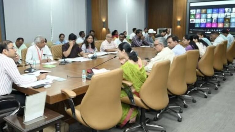लिंग गुणोत्तर संतुलित राखण्यासाठी अधिक दक्षतेने काम करा