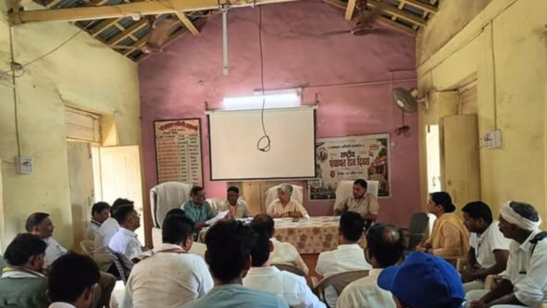 अक्राणी येथे वनहक्क व रोजगार हमी योजनांबाबत महत्त्वपूर्ण निर्णय सामुदायिक वनक्षेत्र विकासासाठी प्रशासनाची समन्वयात्मक भूमिका