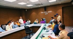 लोकशाही दिनात नागरिकांच्या तक्रारींचा आढावा