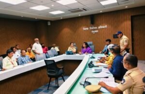 लोकशाही दिनात नागरिकांच्या तक्रारींचा आढावा