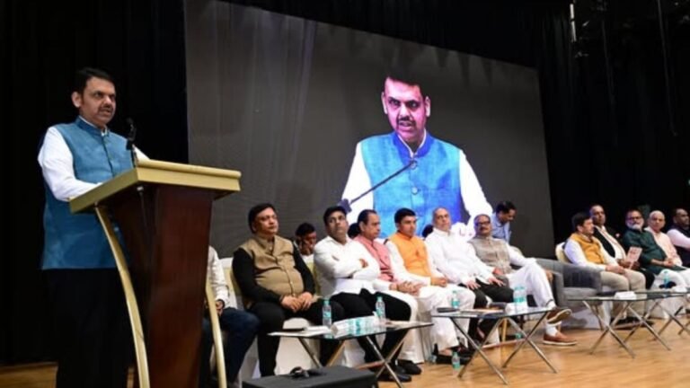 मातृभाषा आणि भारतीय भाषांमधून ज्ञान, संस्कृती व मूल्यांचा वारसा पुढील पिढ्यांपर्यंत पोहोचतो.