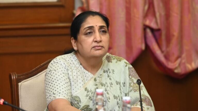 राज्यातील प्रत्येक क्रीडांगणांवर स्वच्छतागृहे, चेंजिंग रूम, प्रकाशयोजनांसह सीसीटीव्ही सुविधा अनिवार्य कराव्यात -उपमुख्यमंत्री सुनेत्रा अजित पवार