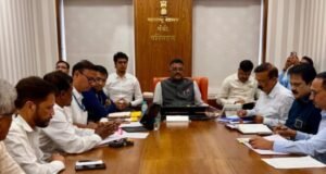 मोटार वाहन विभाग कर्मचाऱ्यांच्या मागण्यांवर तोडगा काढण्याचे परिवहन मंत्री प्रतापराव सरनाईक यांचे निर्देश