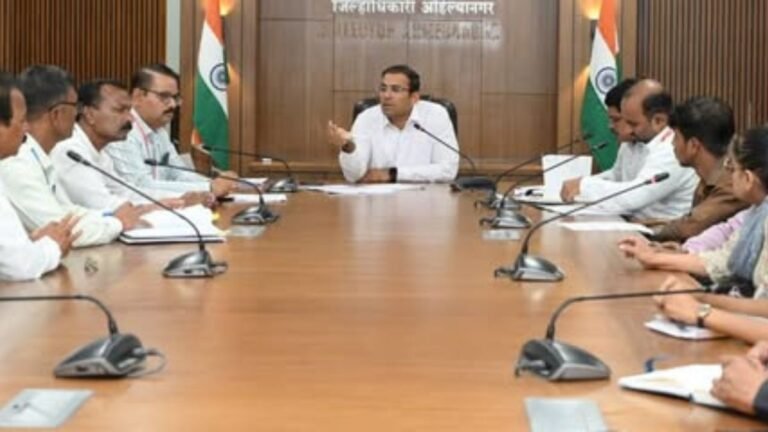 ‘पुस्तकांचे गाव’ उपक्रमाचे प्रभावी नियोजन करा – जिल्हाधिकारी डॉ. पंकज आशिया