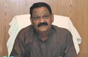 आदिवासी विकास विभागांतर्गत आश्रमशाळांमध्ये तासिका/रोजंदारी तत्त्वावर कार्यरत शिक्षक व शिक्षकेतर कर्मचाऱ्यांना शासन सेवेत सामावून घेण्यासंदर्भात विविध न्यायालयीन प्रकरणे