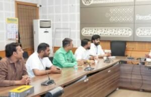किरकोळ विक्री करणाऱ्या पेट्रोल पंप चालकांनी घाऊक विक्री करू नये