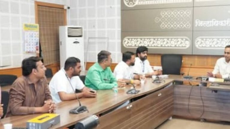किरकोळ विक्री करणाऱ्या पेट्रोल पंप चालकांनी घाऊक विक्री करू नये