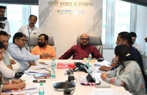 केंद्र सरकारने देशभरातील औषध विक्रीच्या नियमांमध्ये महत्त्वपूर्ण सुधारणा करत लहान गावांमध्ये कफसिरप विक्रीसाठी उपलब्ध असलेली विशेष सवलत रद्द केली