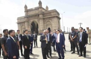 म्यानमारचे राष्ट्राध्यक्ष यू मिन आंग ह्लाईंग यांची गेट वे ऑफ इंडियाला भेट