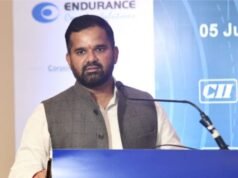 औद्योगिक गुंतवणुकीबरोबर पर्यावरण संवर्धनालाही प्राधान्य द्या; प्रशासन उद्योजकांच्या पाठीशी; नियोजनबद्ध औद्योगिक विकासासाठी सहकार्याची ग्वाही