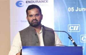 औद्योगिक गुंतवणुकीबरोबर पर्यावरण संवर्धनालाही प्राधान्य द्या; प्रशासन उद्योजकांच्या पाठीशी; नियोजनबद्ध औद्योगिक विकासासाठी सहकार्याची ग्वाही
