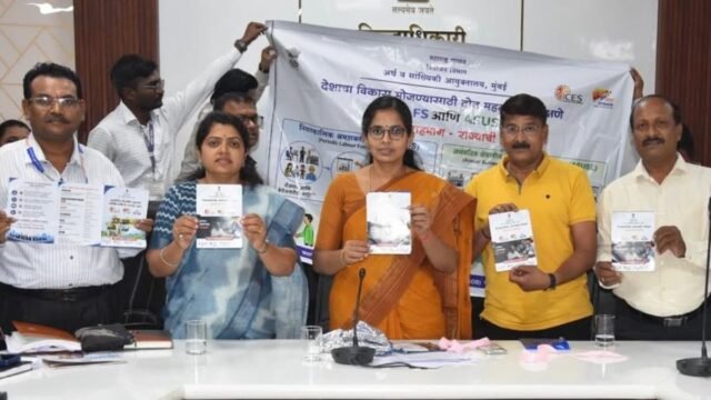 Launch of the survey of the workforce and the unorganized sector at the hands of the District Collector.