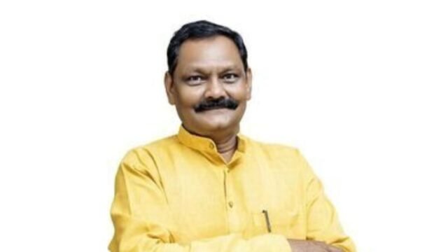 Seek guidance from the Law and Judiciary Department regarding the regularization of daily-wage employees – Tribal Development Minister Dr. Ashok Uike.