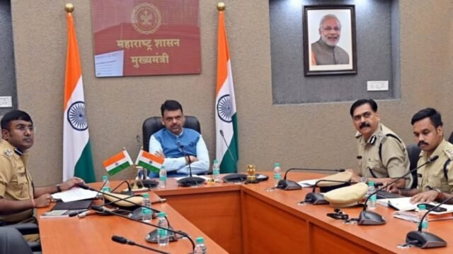 A study group led by District Superintendent of Police Harsh Poddar presented a draft of the ‘Explosives Rules 2008’ before Chief Minister Devendra Fadnavis.