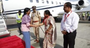 व्हेनेझुएलाच्या कार्यवाहक राष्ट्राध्यक्षा डेल्सी रोड्रिग्ज व त्यांच्या शिष्टमंडळाचे आगमन व प्रयाण