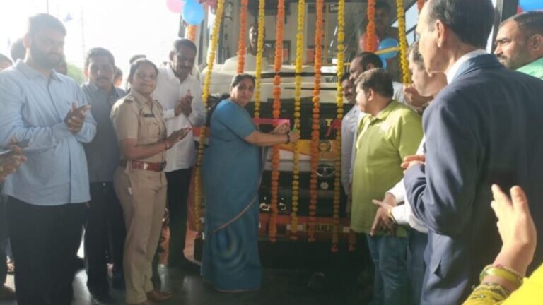 एसटी महामंडळाने प्रवाशांच्या समस्या सोडविण्यावर भर द्यावा- उपमुख्यमंत्री सुनेत्रा पवार