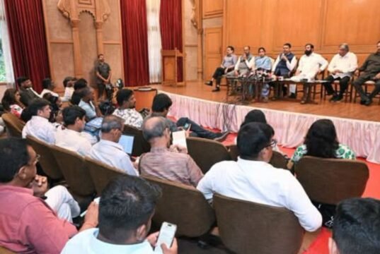 शेतकऱ्यांना देण्यात येणारी कर्जमाफी हा राज्य शासनासाठी राजकीय विषय नसून शेतकऱ्यांना दिलासा देण्याचे साधन आहे.