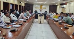 तापाच्या प्रत्येक रुग्णाची मलेरिया संशयित म्हणून तपासणी करा