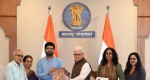 कला इतिहासकार व लेखक संदीप दहिसरकर यांनी राज्यपाल जिष्णु देव वर्मा यांची महाराष्ट्र लोकभवन येथे भेट घेऊन त्यांना आपल्या दोन नव्या पुस्तकांच्या प्रती भेट दिल्या.