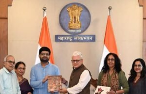 कला इतिहासकार व लेखक संदीप दहिसरकर यांनी राज्यपाल जिष्णु देव वर्मा यांची महाराष्ट्र लोकभवन येथे भेट घेऊन त्यांना आपल्या दोन नव्या पुस्तकांच्या प्रती भेट दिल्या.