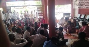 सैताणे गावाला जिल्हाधिकारी डॉ. मित्ताली सेठी यांची भेट; नागरिकांच्या समस्या जाणून घेत विकासकामांना गती देण्याचे निर्देश