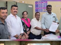 रत्नागिरी-दिवा पॅसेंजरमधील अस्वच्छतेबाबत ग्राहक पंचायतीचे निवेदन