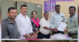 रत्नागिरी-दिवा पॅसेंजरमधील अस्वच्छतेबाबत ग्राहक पंचायतीचे निवेदन