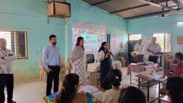 District Collector Dr. Mittali Sethi visits the FLN teacher training program under the Taloda project.