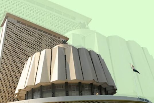 वनहक्क कायद्यांतर्गत मिळालेल्या जमिनींवर आता आदिवासींना स्वतंत्र सातबारा उतारा आणि गाव नमुना १२ ई लागू करण्यात आला