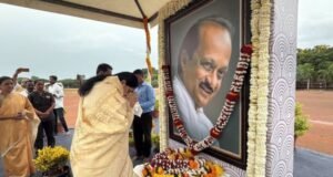दिवंगत उपमुख्यमंत्री अजित पवार यांच्या जयंतीनिमित्त उपमुख्यमंत्री सुनेत्रा अजित पवार यांनी विद्या प्रतिष्ठान परिसरातील स्मृतीस्थळी पुष्पहार अर्पण करून त्यांना अभिवादन केले