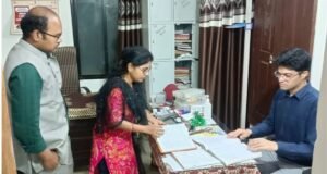 जिल्हाधिकारी व मुख्य कार्यकारी अधिकाऱ्यांची चातगाव आरोग्य उपकेंद्राला मध्यरात्री अचानक भेट