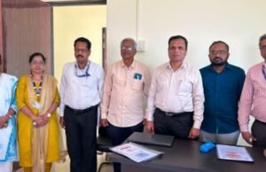 नंदुरबार, भालेर व नवापूर एमआयडीसीतील उद्योगांच्या प्रश्नांचा आढावा