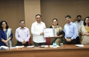 महाराष्ट्र शासनाच्या दादासाहेब फाळके चित्रनगरीच्या प्राथमिक पुनर्विकासाचा आराखडा तसेच राज्याच्या चित्रपट धोरणाचा