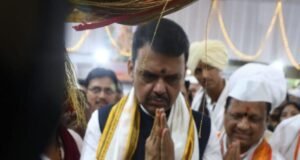 मुख्यमंत्री देवेंद्र फडणवीस यांनी घेतले संतश्रेष्ठ श्री ज्ञानेश्वर महाराज पादुकांचे दर्शन