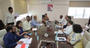 ऊर्जा राज्यमंत्री मेघना साकोरे – बोर्डीकर यांच्या अध्यक्षतेखाली येथील एमएसआरडीसी कार्यालयात एमएनआरई व महाराष्ट्र ऊर्जा