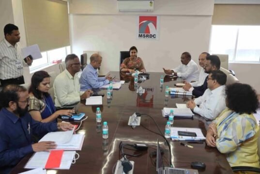 ऊर्जा राज्यमंत्री मेघना साकोरे – बोर्डीकर यांच्या अध्यक्षतेखाली येथील एमएसआरडीसी कार्यालयात एमएनआरई व महाराष्ट्र ऊर्जा