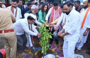 मुख्यमंत्री देवेंद्र फडणवीस यांच्या हस्ते महाराष्ट्र प्रदूषण नियंत्रण मंडळ, पर्यावरणीय व वातावरणीय बदल विभागातर्फे आयोजित ‘पर्यावरणाची वारी पंढरीच्या दारी’ उपक्रमाचा समारोप झाला