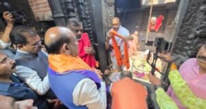 लोकसभा अध्यक्ष ओम बिर्ला यांनी घेतले त्र्यंबकेश्वराचे दर्शन