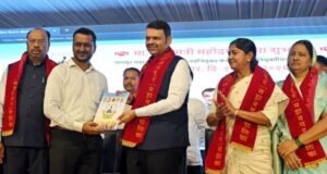 मुख्यमंत्री देवेंद्र फडणवीस, केंद्रीय रस्ते वाहतूक व महामार्ग मंत्री नितीन गडकरी यांच्या हस्ते शहरातील ४७६ सफाई कामगारांना कायम नियुक्तीपत्र