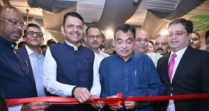 मुख्यमंत्री देवेंद्र फडणवीस यांच्या हस्ते न्यू एरा हॉस्पिटलचे उद्घाटन झाले. यावेळी केंद्रीय रस्ते वाहतूक मंत्री नितीन गडकरी