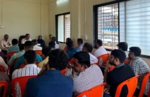 नंदुरबार, भालेर व नवापूर एमआयडीसीतील उद्योगांच्या प्रश्नांचा आढावा