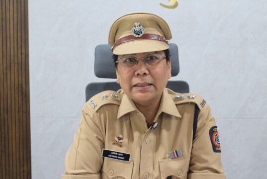 आमदार डॉक्टर विजयकुमार गावीत यांनी नंदुरबार शहरातील विवीध समाजांच्या सभागृहांसाठी, व मंदीरांसाठी मंजुर केलेला शासकीय निधी त्यांचेच बनावट लेटरहेड तयार