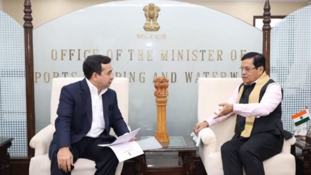 Fisheries and Ports Minister Nitesh Rane met Union Minister for Ports, Shipping and Waterways Sarbananda Sonowal.