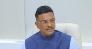 एसटी प्रवासात शासनाच्या विविध सवलतींचा लाभ घेण्यासाठी एनसीएमसी स्मार्ट कार्ड अनिवार्य करण्याच्या निर्णयाला १ सप्टेंबरपर्यंत मुदतवाढ देण्यात आली