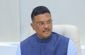 एसटी प्रवासात शासनाच्या विविध सवलतींचा लाभ घेण्यासाठी एनसीएमसी स्मार्ट कार्ड अनिवार्य करण्याच्या निर्णयाला १ सप्टेंबरपर्यंत मुदतवाढ देण्यात आली